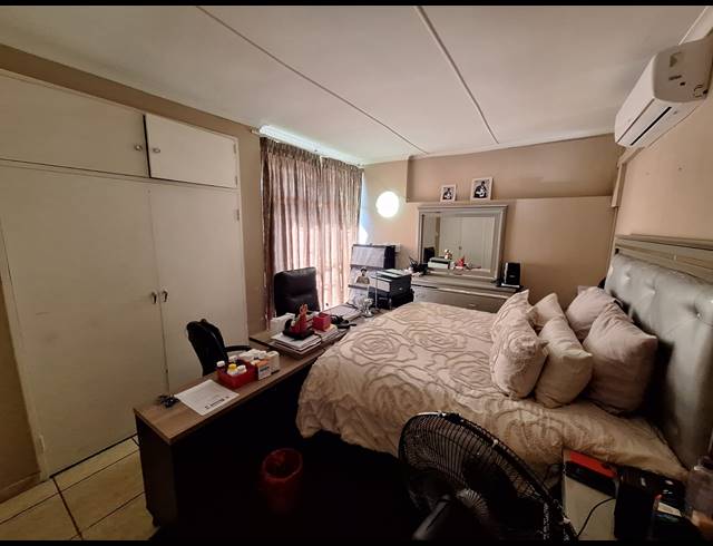 4 BEDROOM HOUSE FOR SALE IN VANDERBIJLPARK SW 5